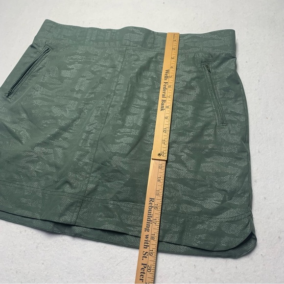 Orvis Travel Skort Skirt Pull On Embossed Camo Green XL built in shorts active - Picture 9 of 9